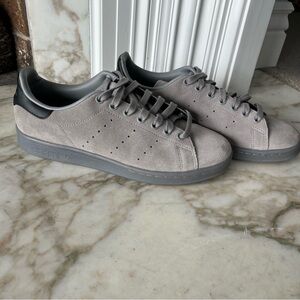 Adidas Men's Gray and Black Sneakers